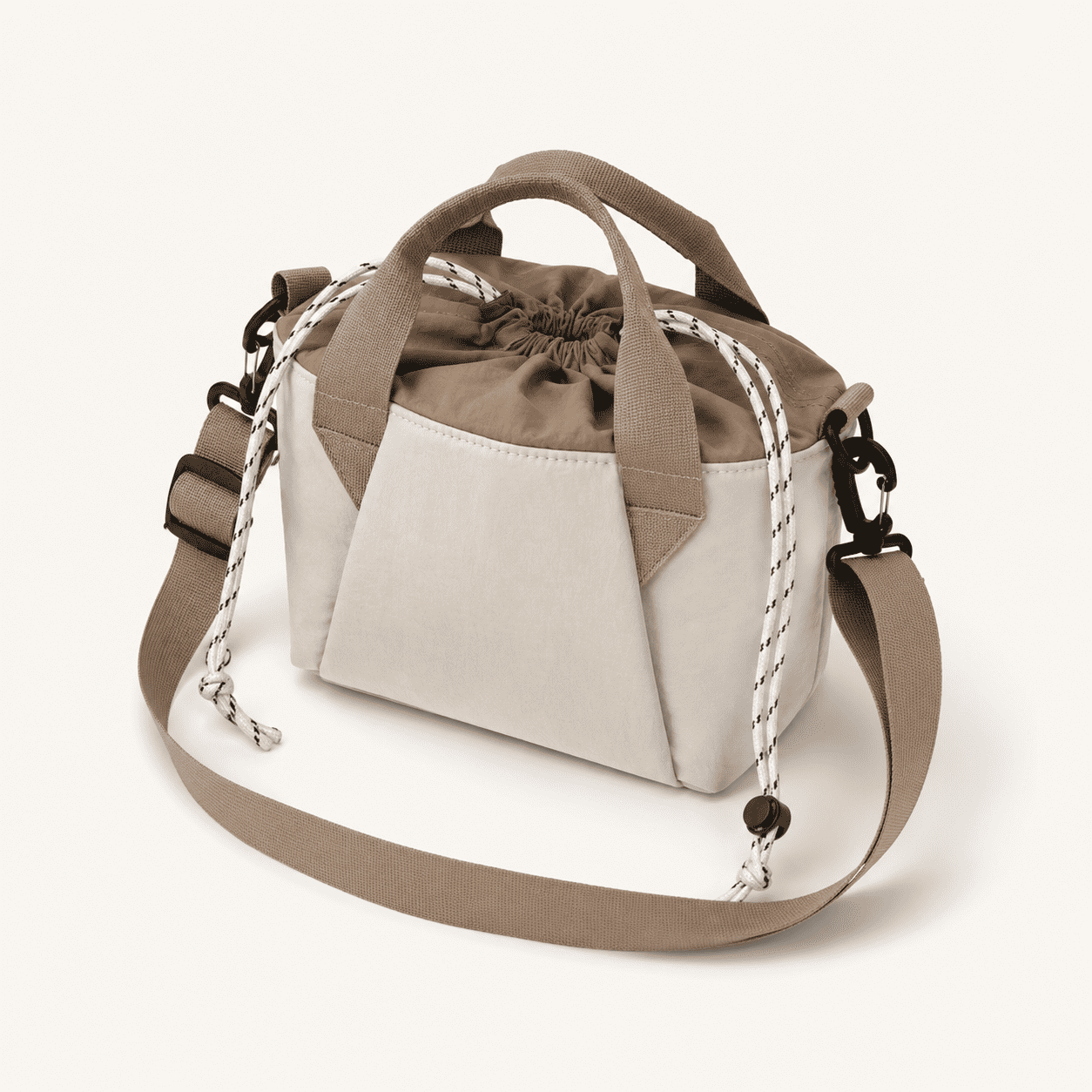 Bolso Noruli Daily Mini vista lateral, correa ajustable y extraíble